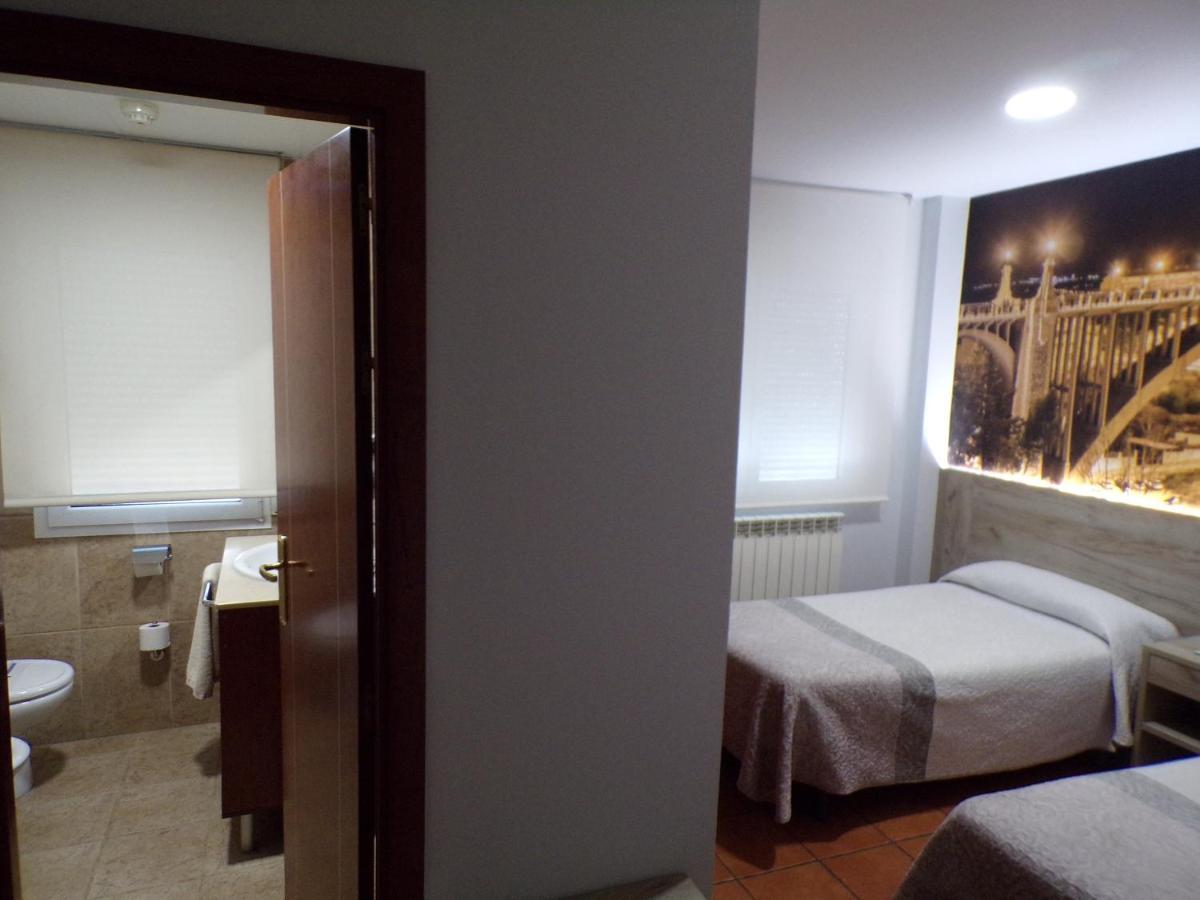 Hostal Serruchi Teruel Exterior foto